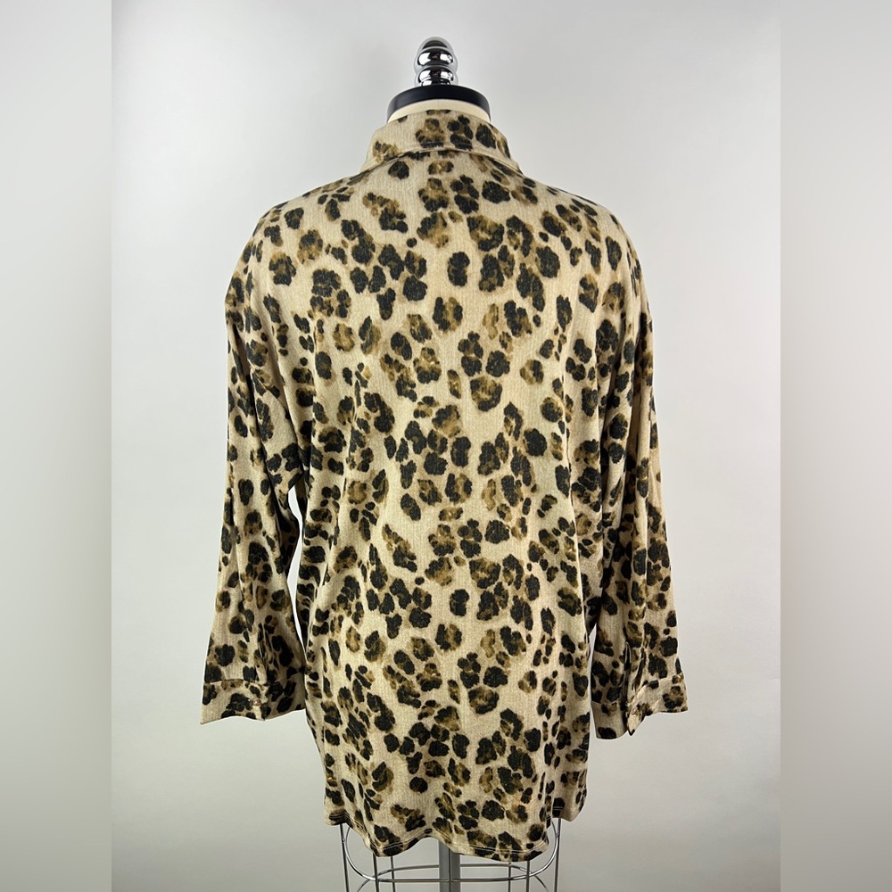 456B. Leopard Pant & Button Front Set - Picture 4 of 10